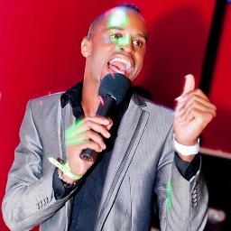 American singer/songwriter in Warsaw. For more info get into it http://t.co/7rYjozVy