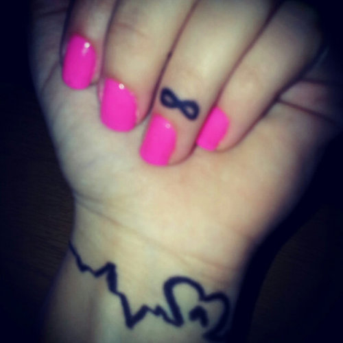 I found a reason to smile. - What ? - You ♥