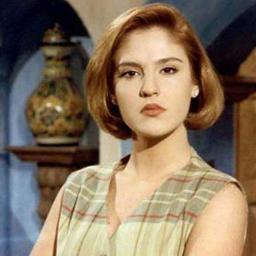 Ako si Señora Angelica Santibañez. At ang lahat ng may ayaw sa akin, ipapasunog ko kasabay ni Marimar. Ang kontrabidang magpapaligaya sa bawat araw niyo.