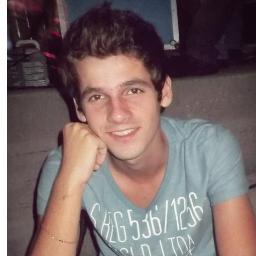Amizade é um sentimento que multiplica tuas alegrias e divide tuas tristezas, cada segundo é mais feliz contigo mano, te amo muuuito s2
