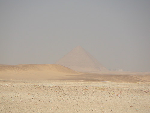 Aventurera, amante de los grandes viajes y de las civilizaciones antiguas, en especial Egipto. Arqueóloga reciclada a encargada de biblioteca, eterna estudiante