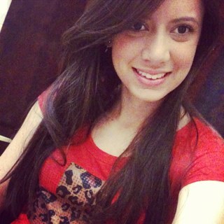 Seventeen, chocolate s2, esmalte, vestido, chata, teimosa, sorridente.