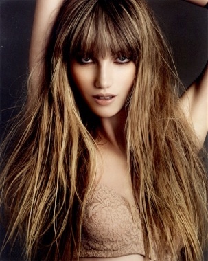 Remy trained hair extension expert covering Somerset and surrounding areas. Trained in Mirco Rings and Micro fusion bonding.