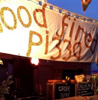 Wood-fired pizza cooked before your eyes in 90 secs. Making weddings,events,festivals & street food special. http://t.co/lltK1BVne5