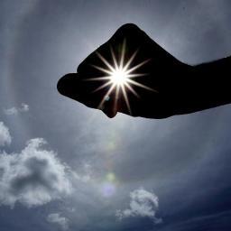 kybalion2's profile picture. ...volver la espalda al mundo exterior y comenzar el examen de la realidad a partir de la conciencia de las ideas que en ella habitan...