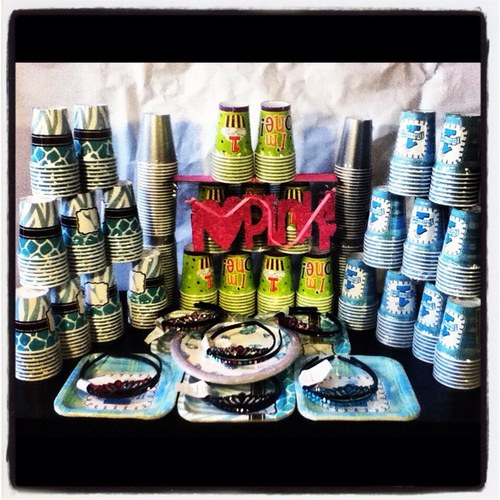 GlitzPartyBlitz's profile picture. Glitz Party Blitz has party supplies, decorations, & party favors for bachelorette parties, baby showers, 1st birthday, Sweet16, car racing & more great themes!