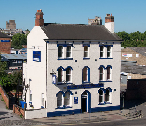 A real ale pub focussing on real ales in Derby UK. Always 3 or 4 from Castle Rock plus at least 4 guest beers.