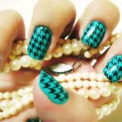 follow my voor nageltips. neem ook eens een kijkje op mijn blog: http://t.co/UOhnBAiKFo    heb je vragen? mail me: nagellaktop@hotmail.nl