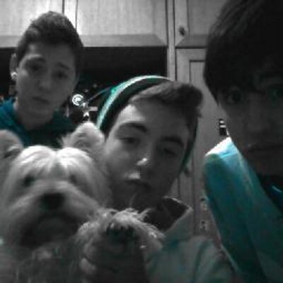 Profile Picture of HERMANOS (@Tony_Ivan_Tate) on Twitter