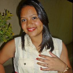 Twitter (Único) Mãe de Laura Suyane, o Resto é detalhe....
