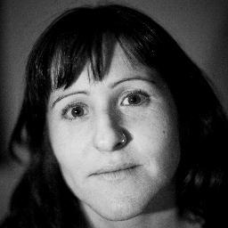Professora de Llengua valenciana I literatura a  ensenyament públic al País Valencià.