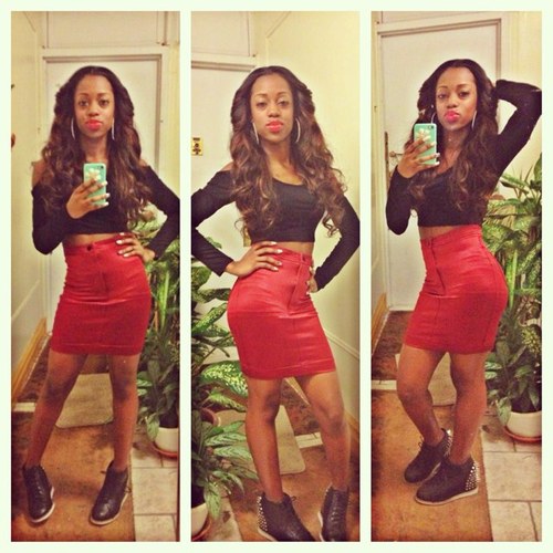 Iam a priincess when you see me you bow down BITCH