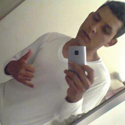 Preciso de carinho, preciso de abraços, preciso de amor, preciso de você ♪