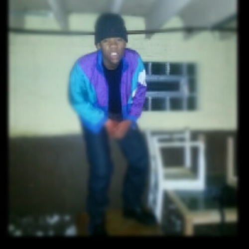 Somebody Hacked my Last Twitter Page!!!But,Im cool asl,I Hoop,I Hate being board,&Im Single!!._., #team follow back!