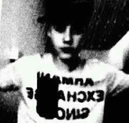 i enjoy music, style and food. just a normal teenage kid. dont act different. someone dared me to put LMH ;)