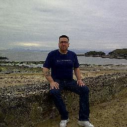 Serious silly Irish English, love: my job & charities. Tweets not connected with organisations I'm involved with. May not agree with RTs & I'm NOT the Chef :-)