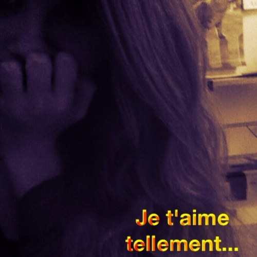 Aujourd'hui j'ai apris à conjuguer le verbe aimer: Je t'aimais, Je t'aime et je t'aimerai!!!❤