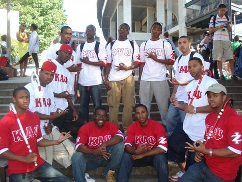 zinupes's profile picture. 