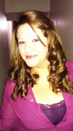 Sencilla, humilde, soñadora, encantadora, amo a mi familia y a dios sobre todas las cosas
