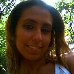Vivo um dia de cada vez, com fé em Deus qe tudo dará certo, e cuido daqeles q amo pois são meu maior tesouro q Deus confiou e ñ qero perder  ;-)
