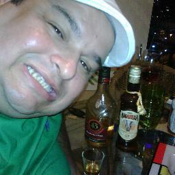Feliz, por ter uma família maravilhosa!
Trabalho no ramo de Mármores e Granitos.