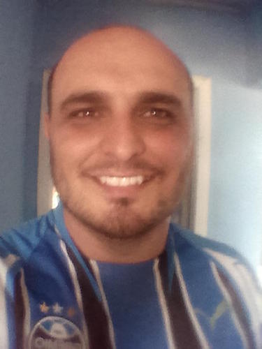 Pai de família responsável, amo minha esposa Leticia e meu filhão Lucas, gremistão como eu...