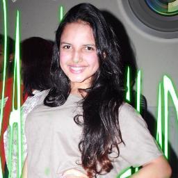 15 anos ,canceriana ,corinthiana s2 ,namorada do João e sou a nega  da Morgana hahaha :)