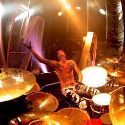 Twitter dedicado a banda Mötley Crüe e aos seus fãs.