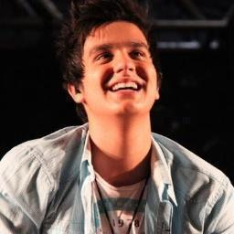Donas: @abigaillcardoso e 
@claaaudia_qw 
somos a 4 anos fã... 
o nosso maior objetivo é AMAR eternamente o @luansantana Desde: 15/01/12
