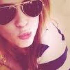 Não há nada melhor do que ser recompensado pelo seu abraço, te amo. @sophiaabrahao | 29.12.12 ,16:13 || 31.12.12, 15:15 || 01.01.13, 16:14 || ❤