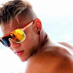 ousadia&alegria sempre..assim vivi nosso divo @Njr92 .......07/07/11
http://t.co/ofy5cwMF
 http://t.co/xm1YvFtU