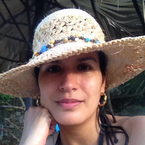 Periodista y diseñadora de ambientes interiores. Mamá, esposa y actriz de teatro hasta el infinito. Cuenta personal. Aquí dejo mis opiniones como ciudadana