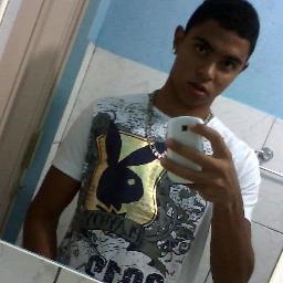 fissurado em futebol,sou playboy,humilde,cArinhoso e ousado,sempre em busca de prazer