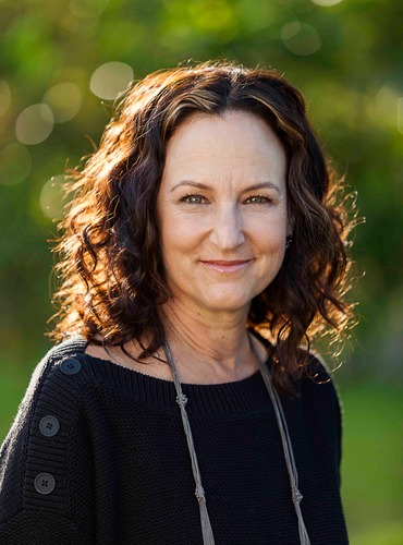 Marriage and Family Therapist, stylist, wife and mother.