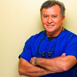 “Dentista por obligación, surfer de passion”. Cápas de amarte sin miedo pero con mucho respeto.