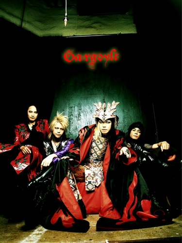 ヘビーメタルから、ももクロ、宇多田ヒカルまで何でも聞く音楽好きです。宜しくお願いします。でも一番はHEAVY  METAL!