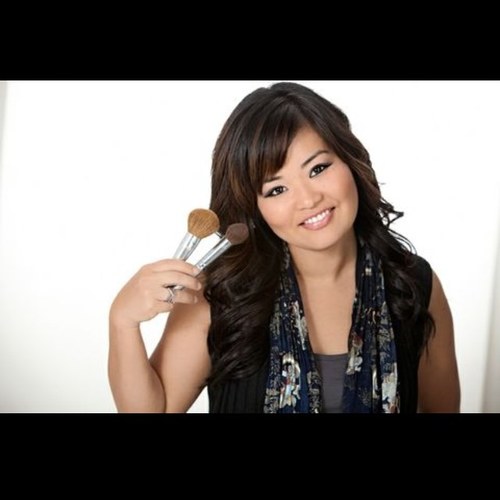 Make up/Hair stylist in L.A and Seattle for commercials, music videos, films, and prints. People call me Sushi mama!
