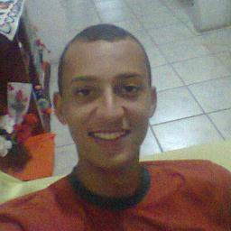 Não sou um gênio, mais vivo pensando .