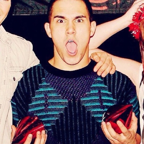 abcCarlosG's profile picture. twitter hates me ¯\_(ツ)_/¯