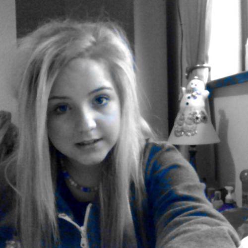 Stephanie toland  love niall horan and justin biebier love them and i live in derry