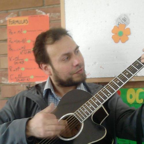 Profesor de Musica y cantante Tenor Game Over