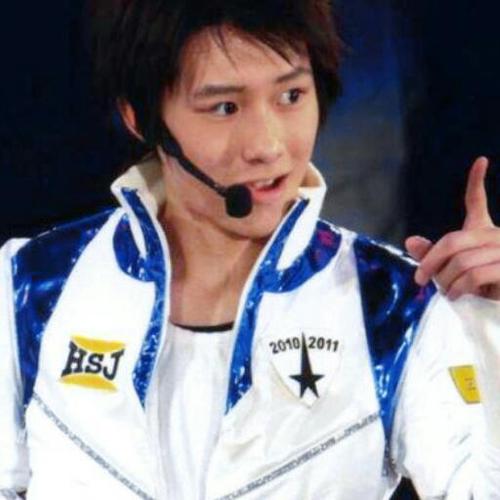Ryutaro Morimoto Desu :) | sedang menunggu seseorang untuk balik ke pelukkanku. *uhuk*