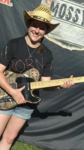 EllsworthAlicia's profile picture. im 20 ♥ wanna get to know me txt me 5183324425