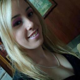 “Se for pra trair, não namore. Se for pra iludir, não diga que ama. Se for pra ser falso, não vire amigo. O mundo não precisa disso.”