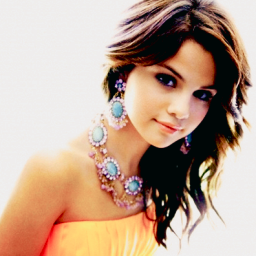 I'm here to support that Texas girl that became Woman of The Year. If you like pickles and the colour green you know who Im talking about. Selenator and proud.