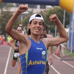 Triatleta y estudiante de direccion de cocina