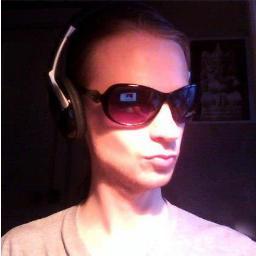 I'm just an introverted androgynous person who makes a long trip from his heart to his mind and vice versa... (http://t.co/9A36nHJCQD)