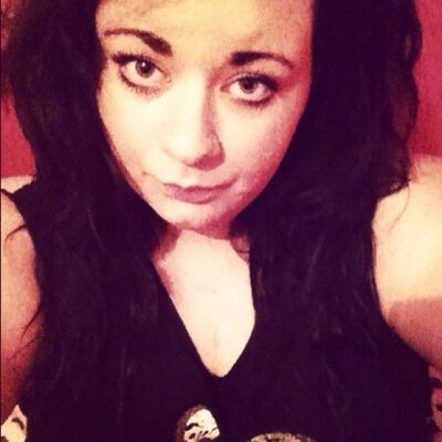 Profile Picture of Leanne Edith Newton (@LeanneDinosaurs) on Twitter