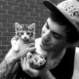 ConPdePlacer's profile picture. 18.Te gusta, no le gustas.Le gustas, no te gusta. Se gustan, no se puede.Si te enamoro,dímelo.Arquitecto de sonrisas. No me falles, fóllame.¿Defectos? muchos.