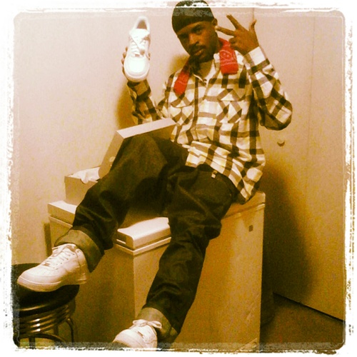 {IF YEEN GETTN MONEY WUT U DOIN}#TEAM POLO{BANDZ} #TEAM 20M3B 5OLID #REAL NIGGA SINCE DAY 1 FOLLOW ME ILL FOLLOW BACK